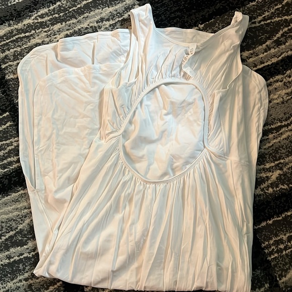 Women’s Lululemon Pima white cotton open back dress - Picture 2 of 5